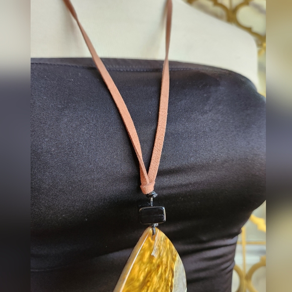 ✨️New to the Boutique! Adjustable Goldtone and Brown Necklace -Double-sided✨️ - Picture 8 of 16